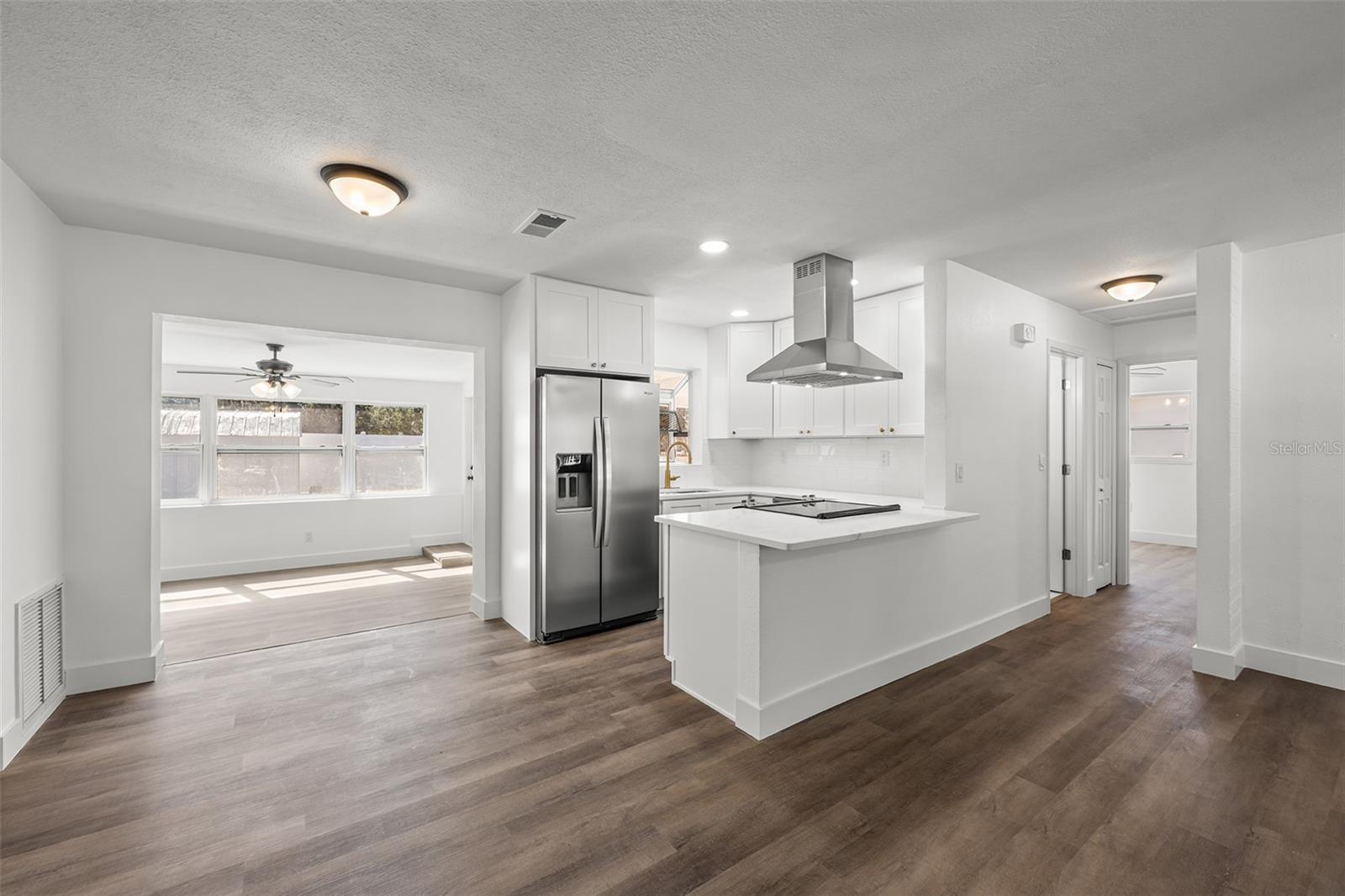 Image 7 of 27 For 5224 52nd Avenue N