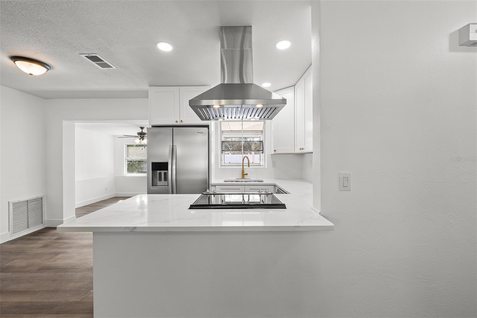 Image 8 of 27 For 5224 52nd Avenue N