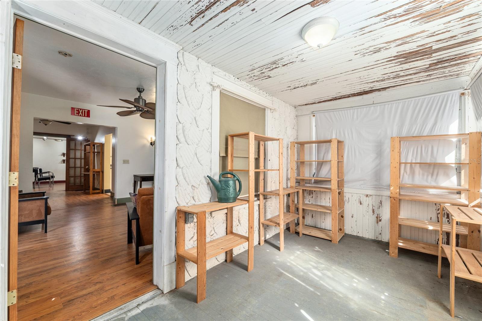 Image 16 of 63 For 20707 Park Avenue