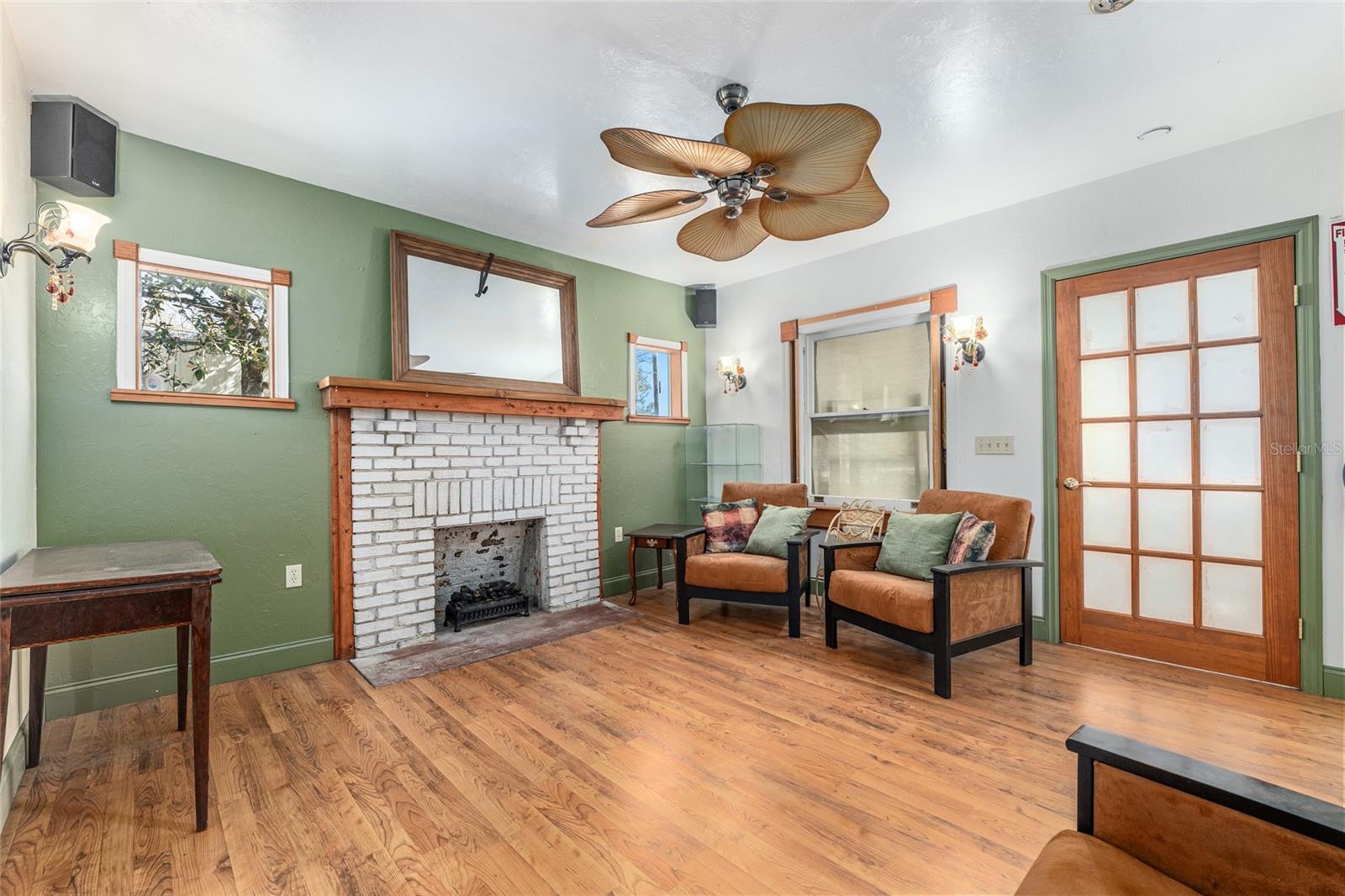 Image 19 of 63 For 20707 Park Avenue