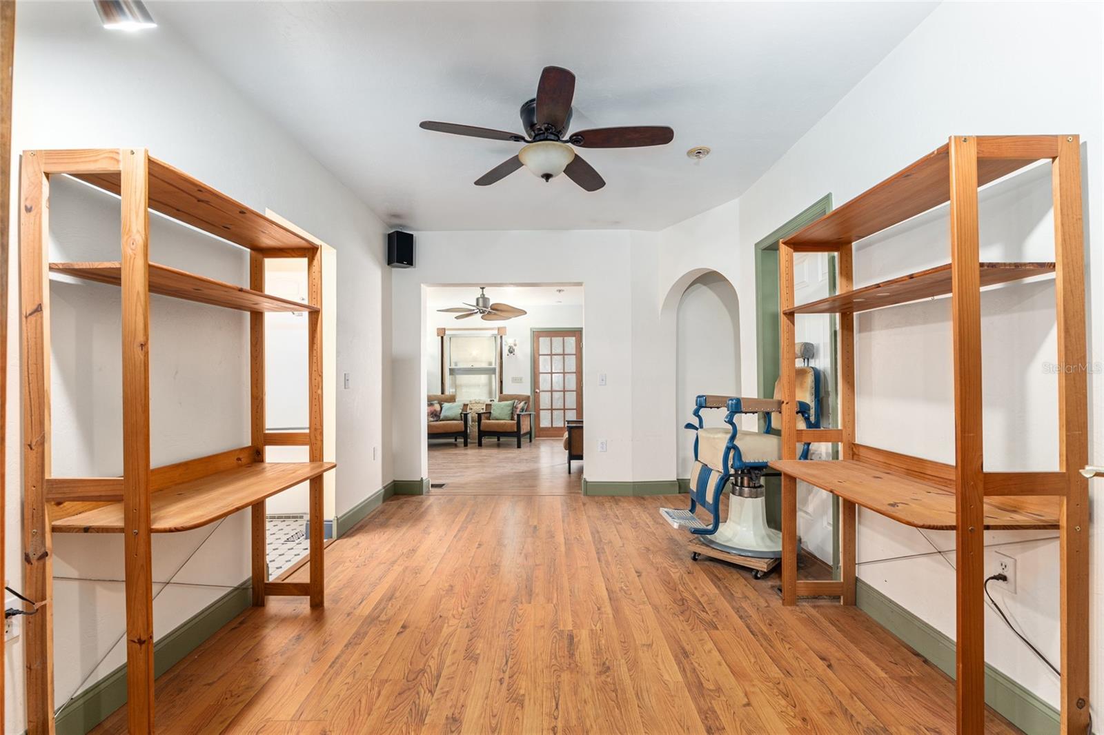 Image 27 of 63 For 20707 Park Avenue