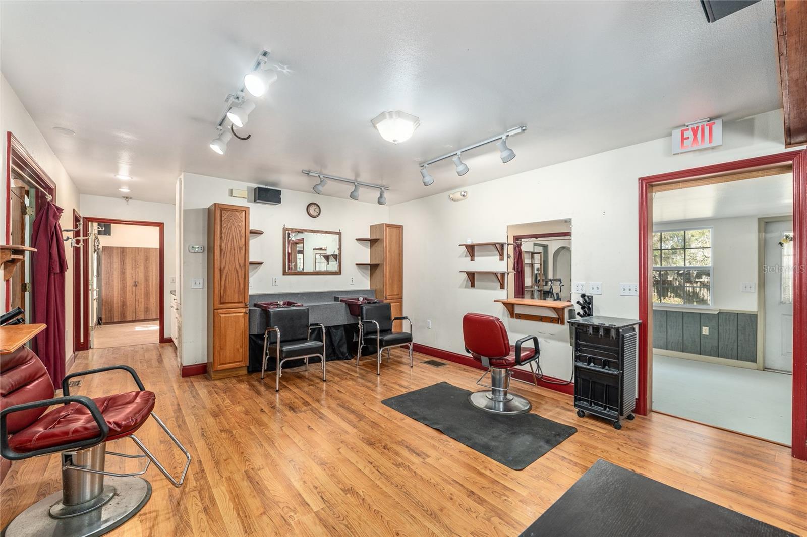 Image 29 of 63 For 20707 Park Avenue