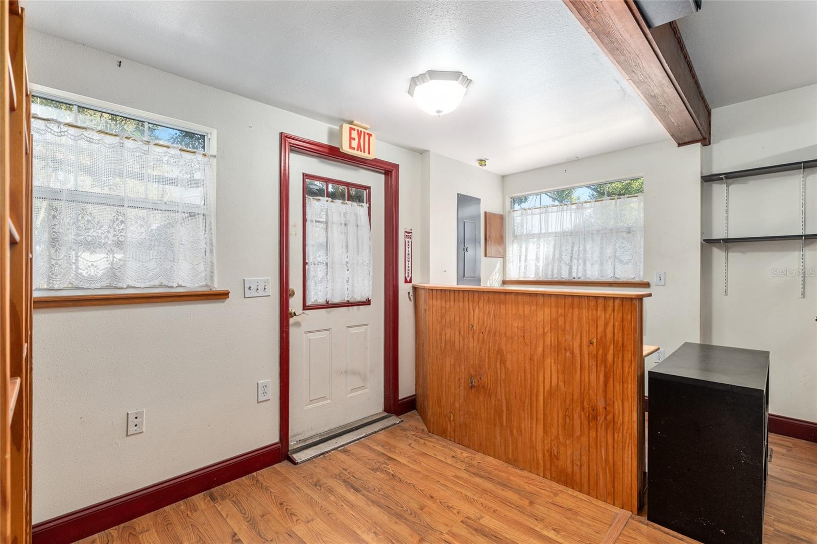 Image 33 of 63 For 20707 Park Avenue