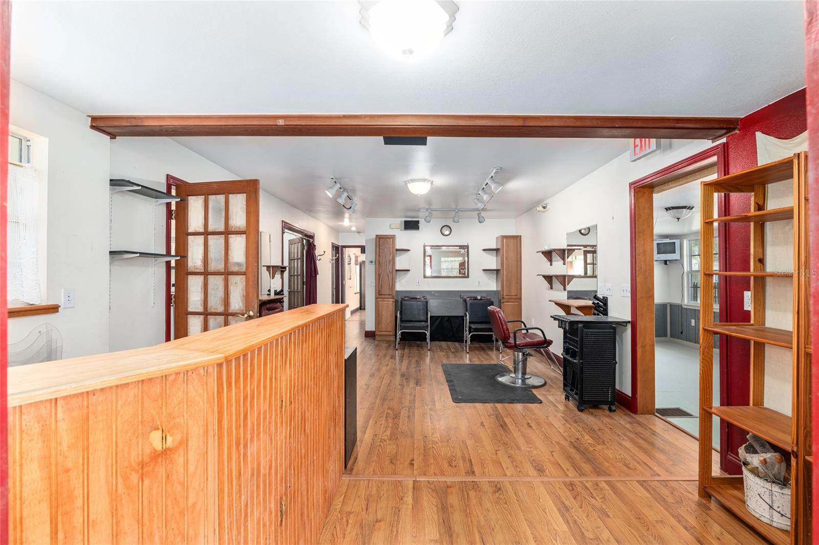 Image 34 of 63 For 20707 Park Avenue