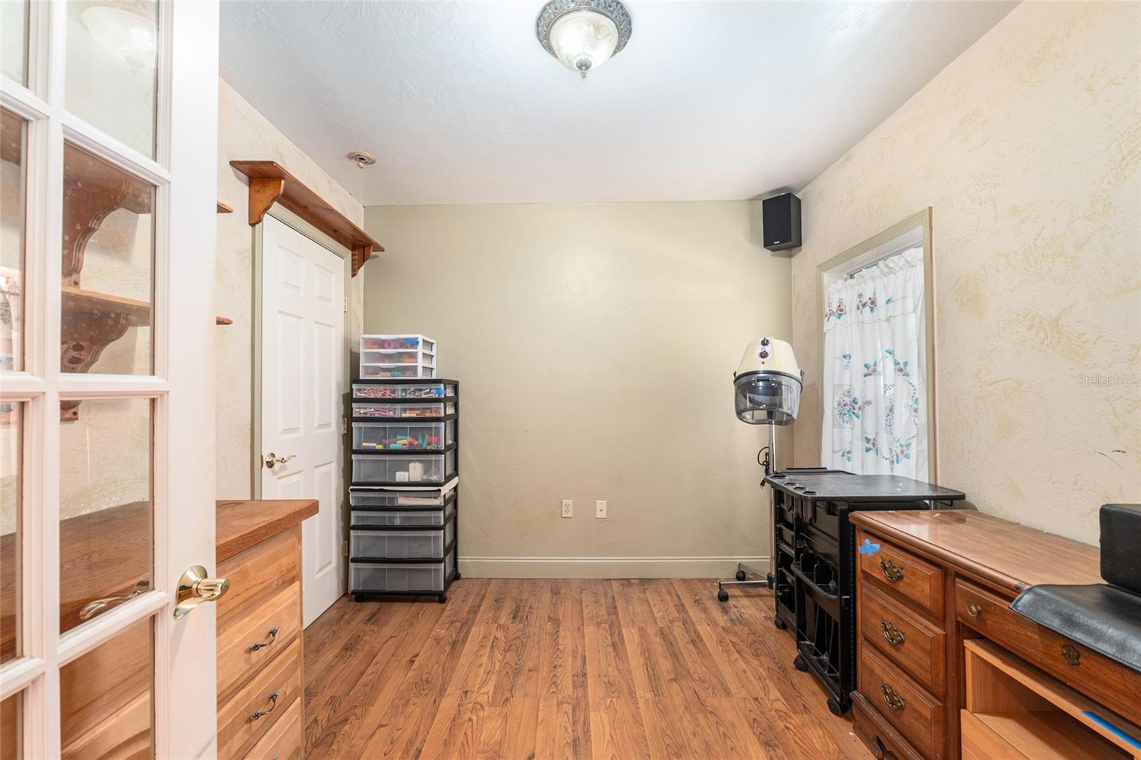 Image 46 of 63 For 20707 Park Avenue