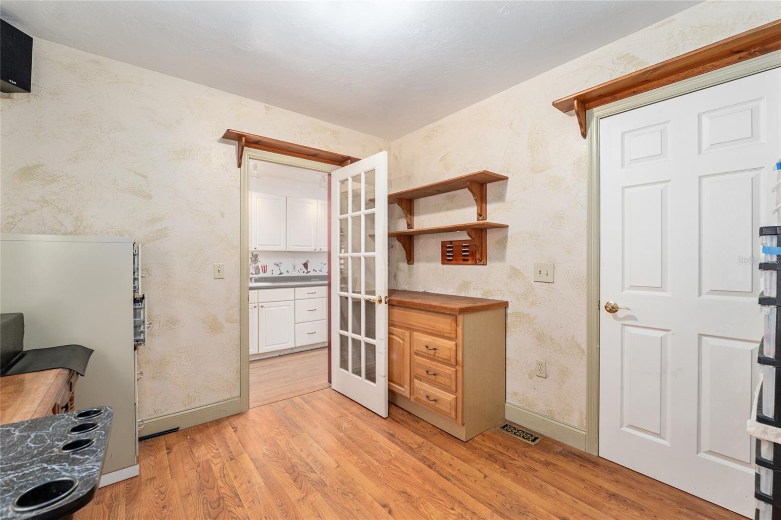 Image 47 of 63 For 20707 Park Avenue