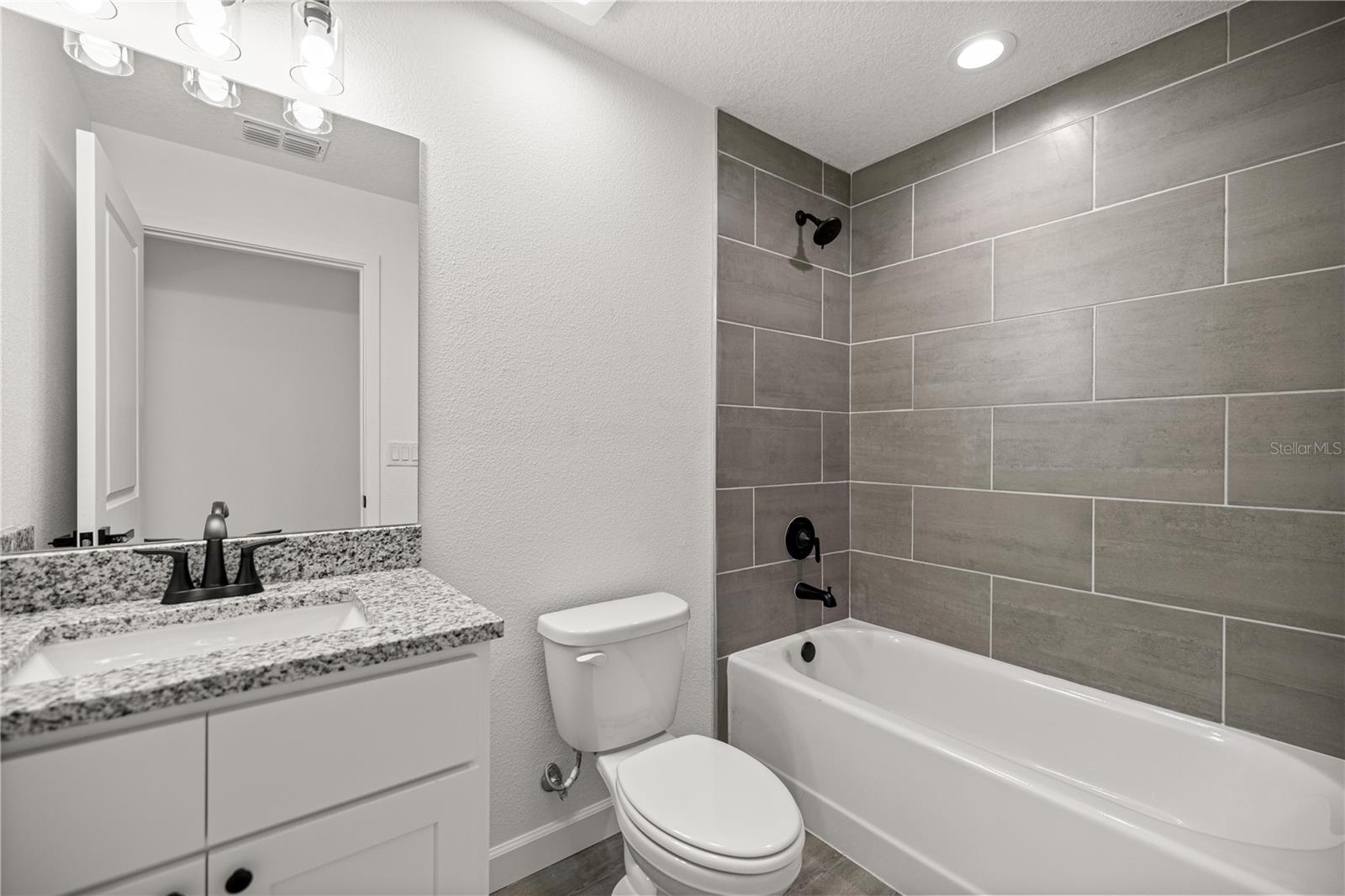 Image 17 of 28 For 24125 Foxglove Lane