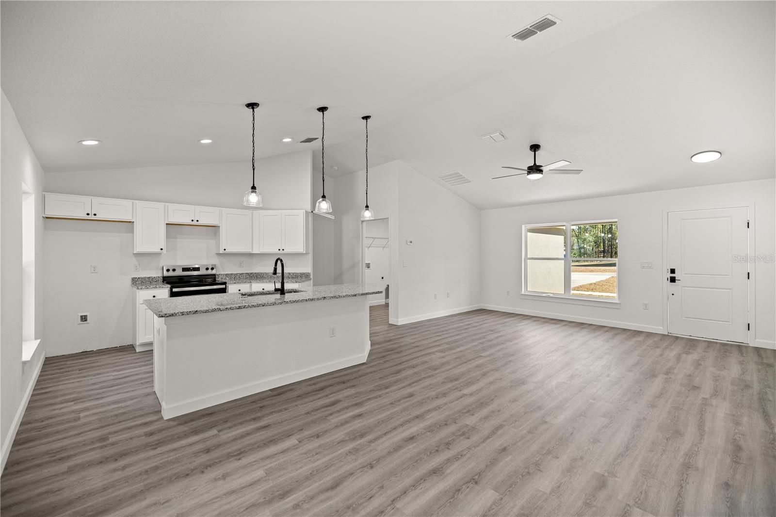 Image 7 of 28 For 24125 Foxglove Lane