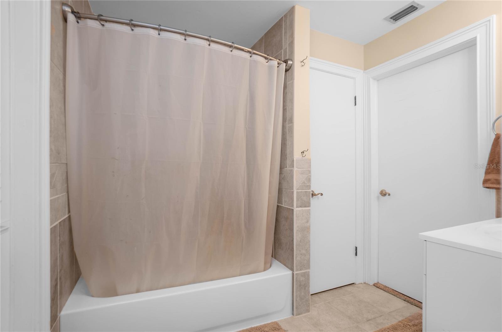 Image 19 of 57 For 2320 Dee River Road