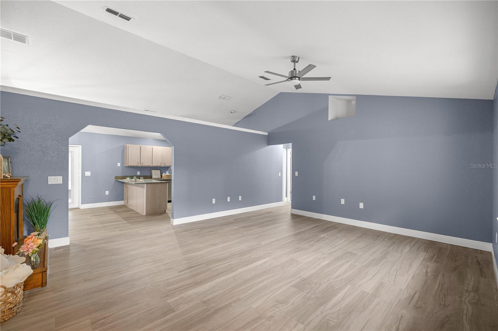 Image 4 of 42 For 5145 189th Terrace