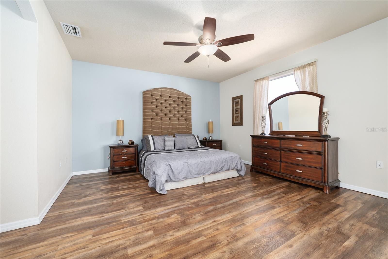 Image 45 of 61 For 3101 24 Place