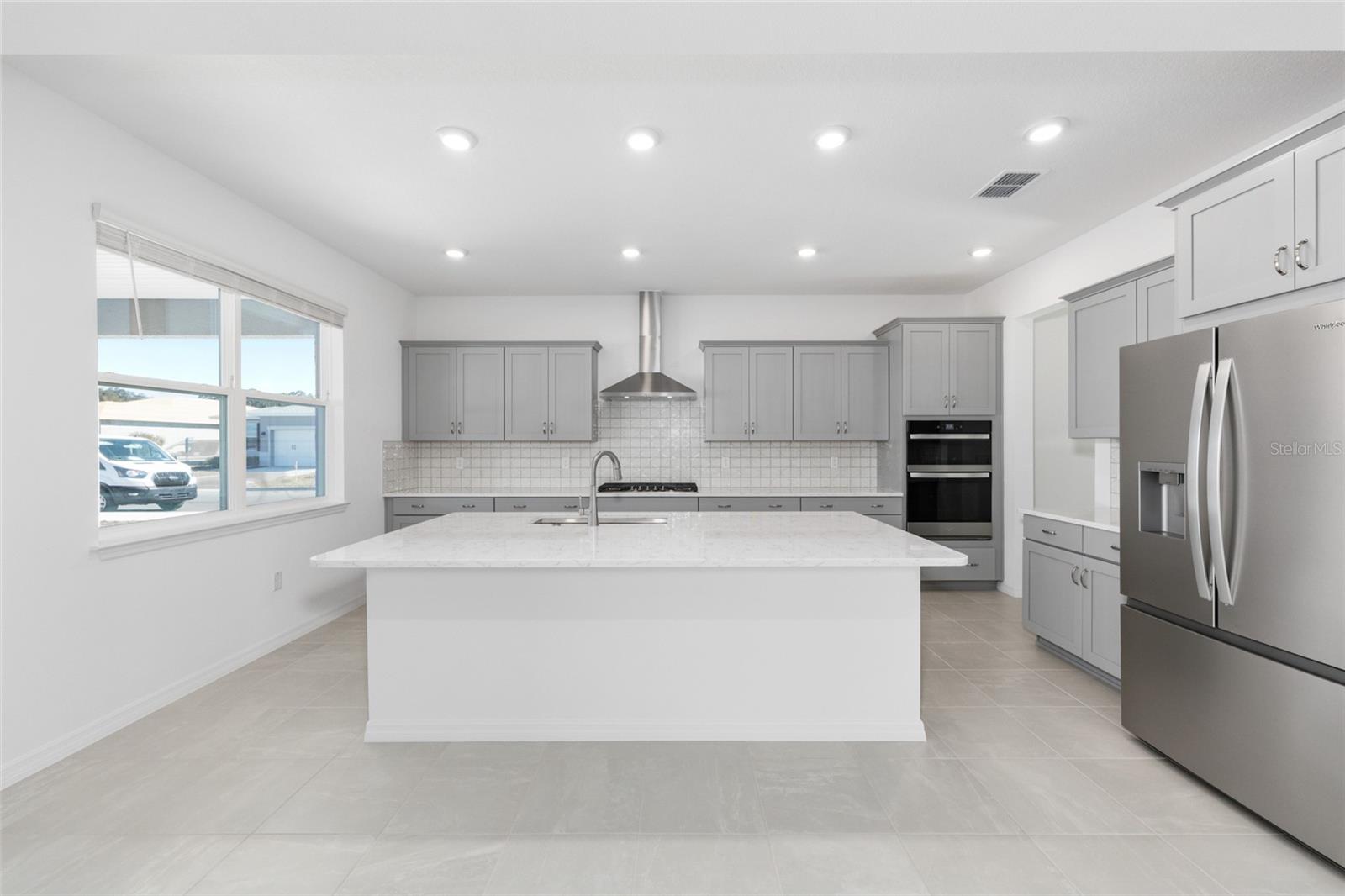 Image 19 of 46 For 5765 71st Court