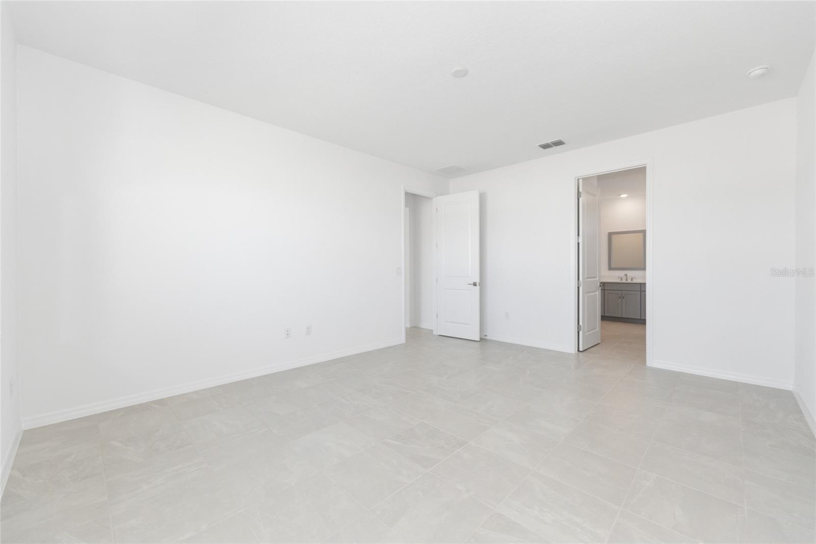 Image 25 of 46 For 5765 71st Court