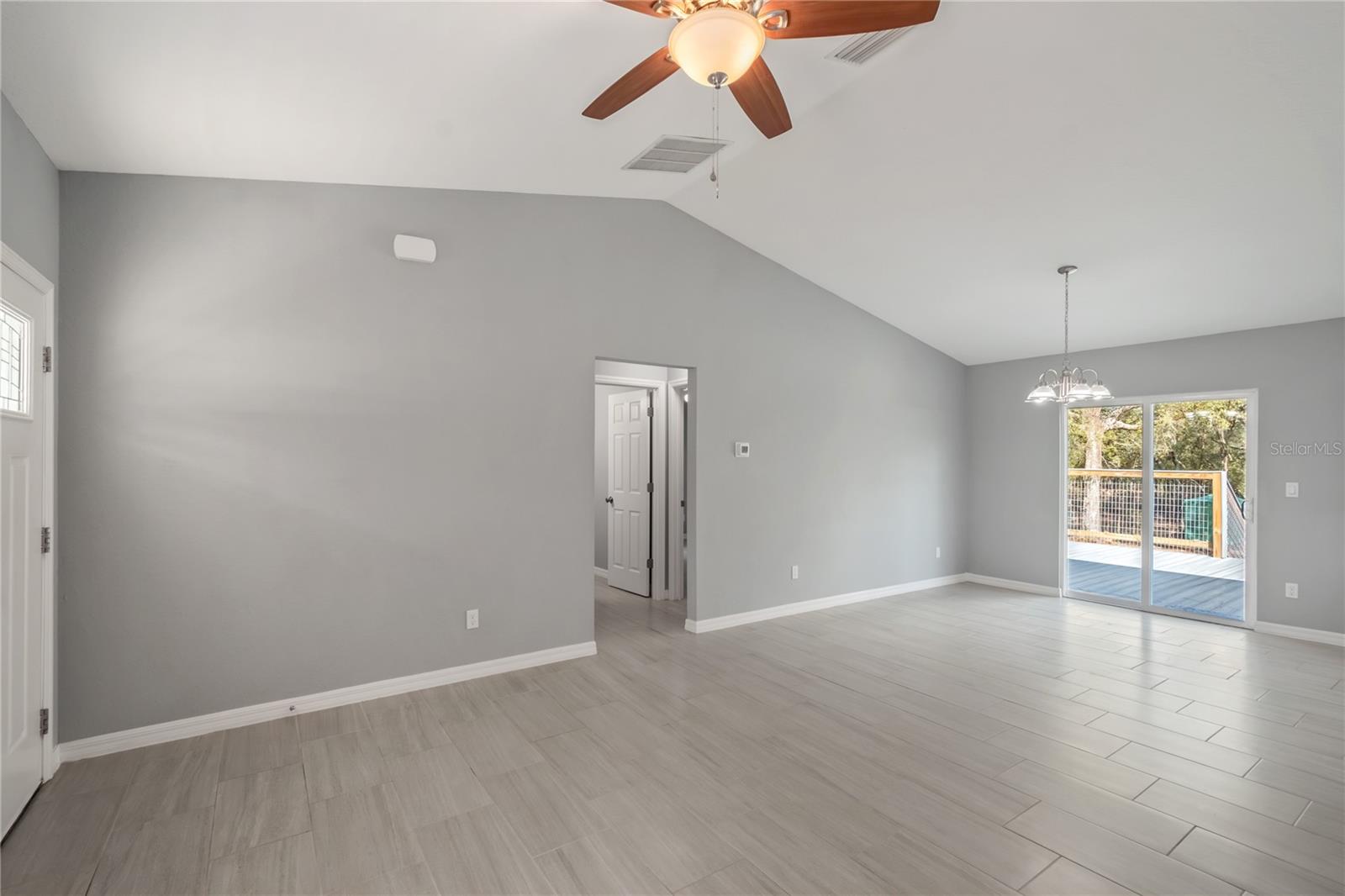 Image 11 of 61 For 20687 59th Lane