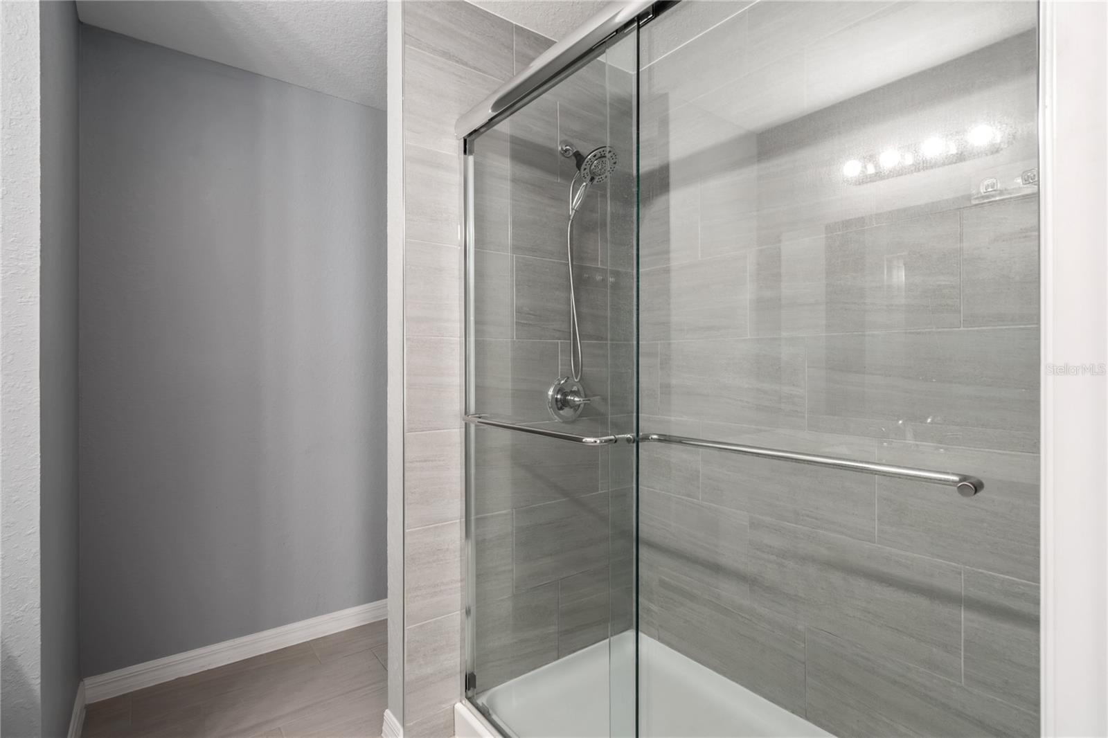 Image 28 of 61 For 20687 59th Lane