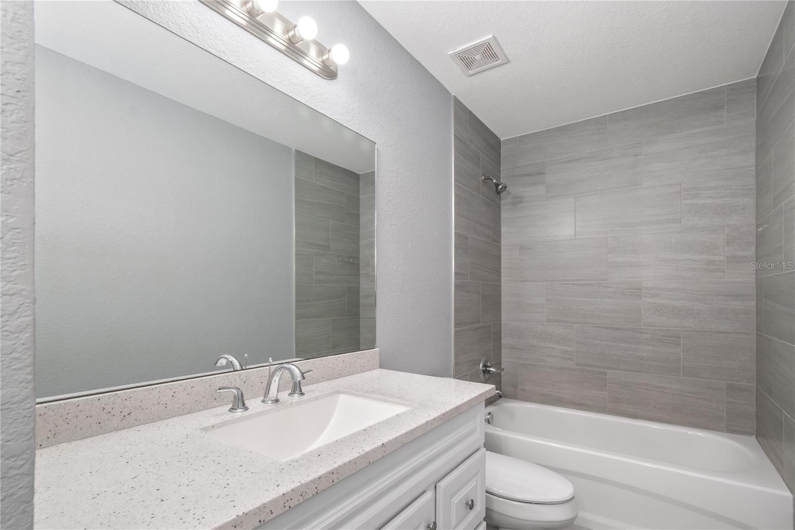 Image 35 of 61 For 20687 59th Lane