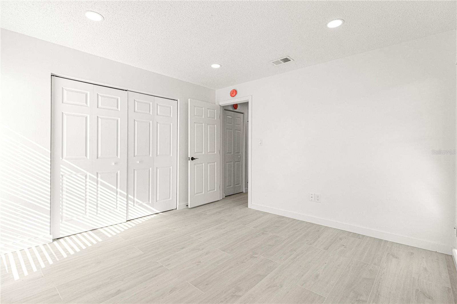 Image 5 of 8 For 5355 29th Place