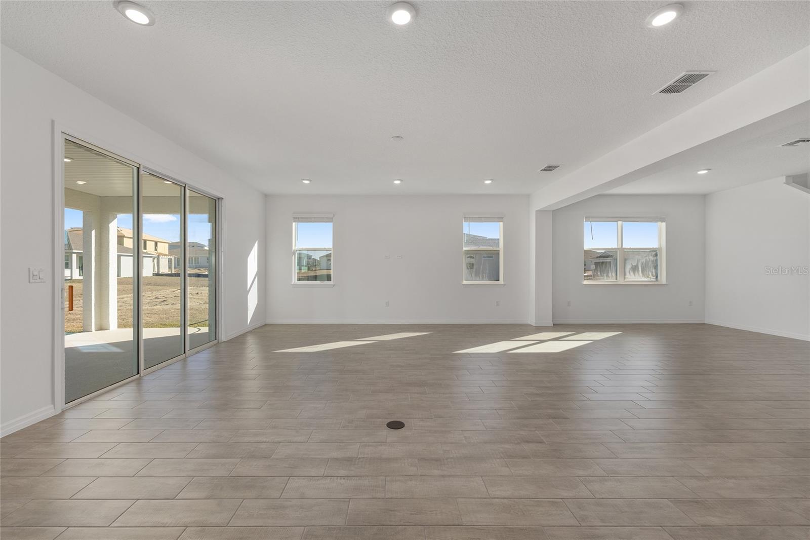 Image 17 of 57 For 5693 72nd Court