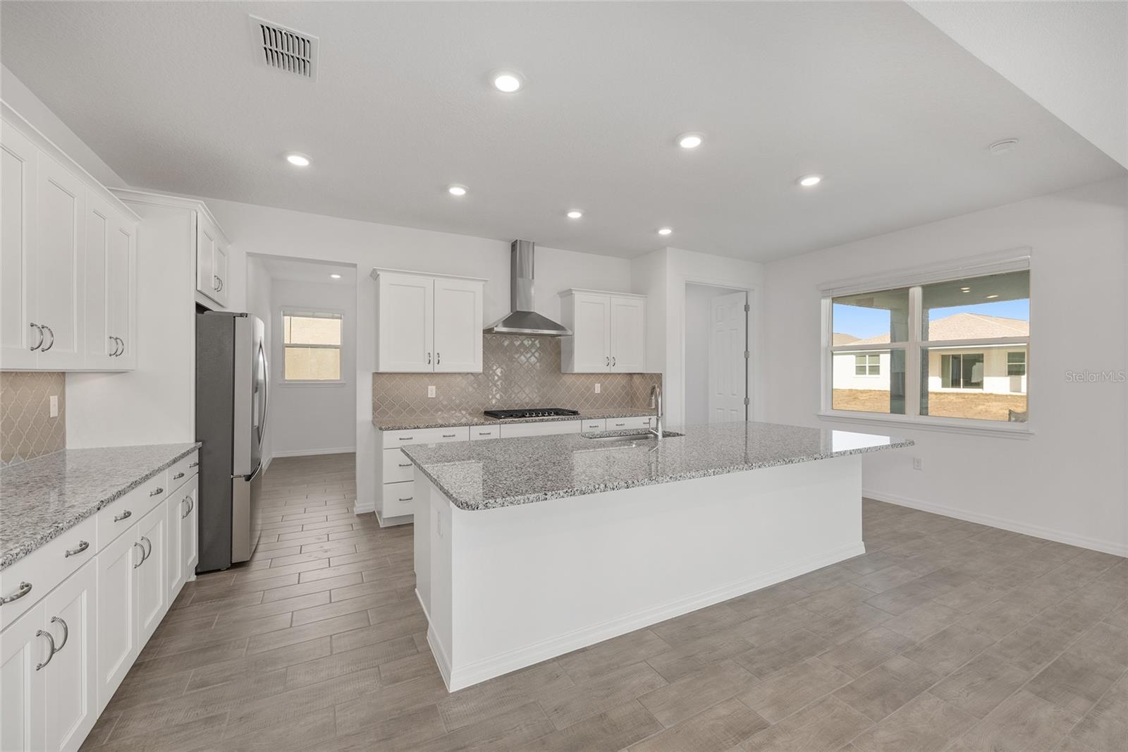 Image 22 of 57 For 5693 72nd Court