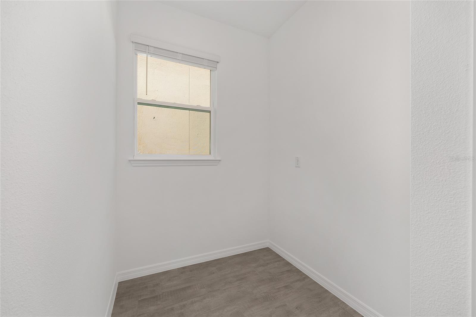 Image 26 of 57 For 5693 72nd Court