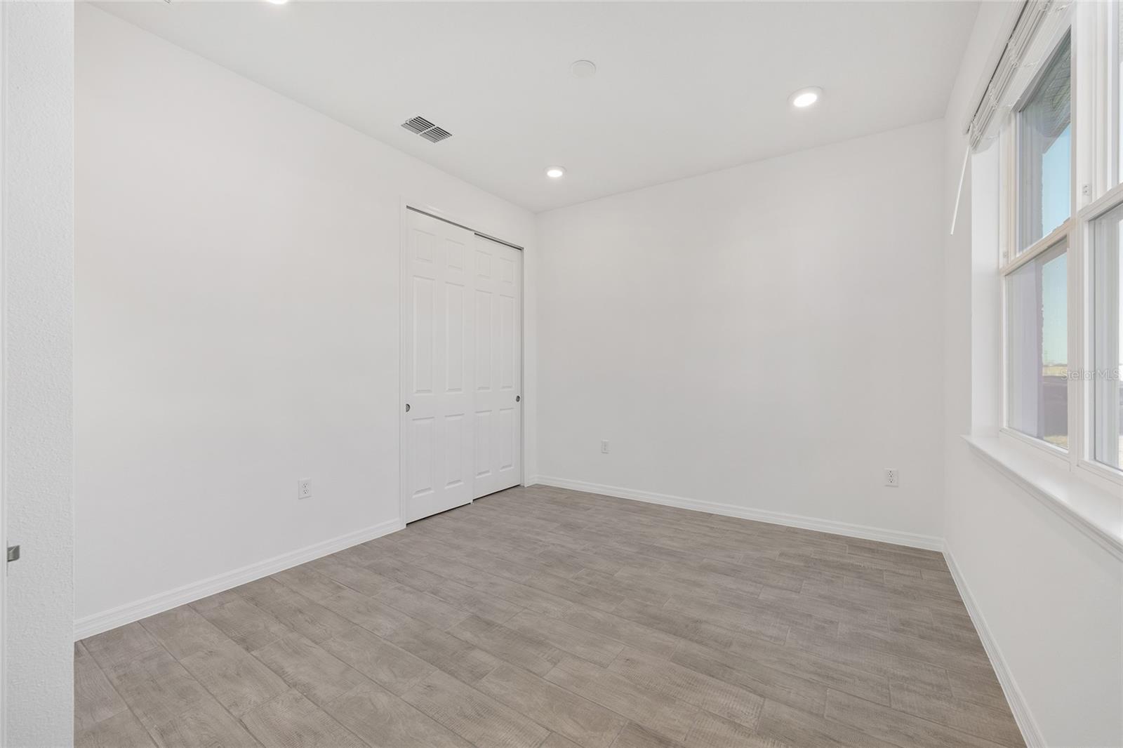 Image 28 of 57 For 5693 72nd Court