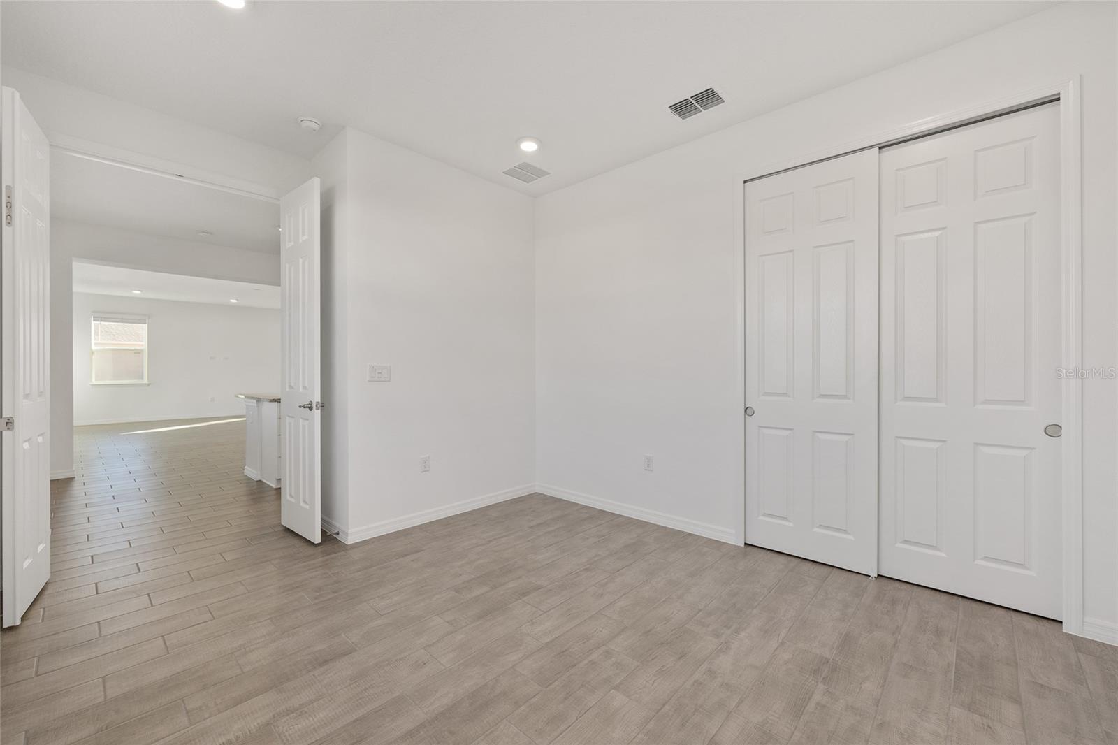 Image 29 of 57 For 5693 72nd Court