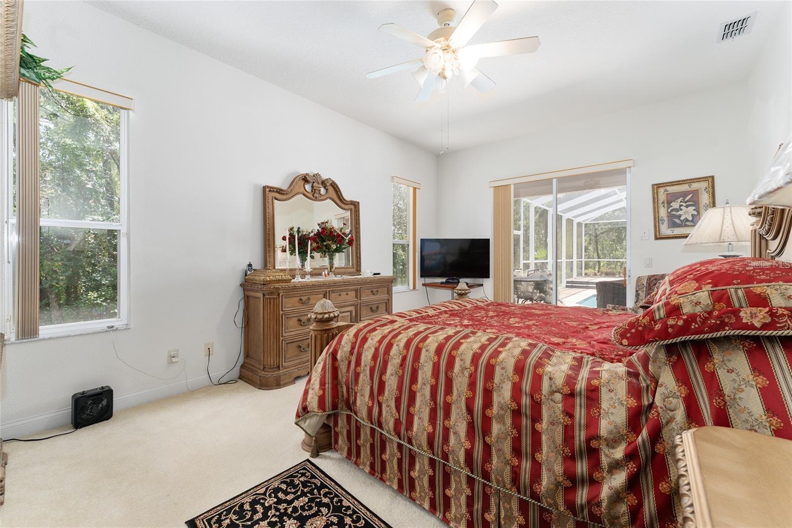 Image 43 of 89 For 147 Corkwood Boulevard