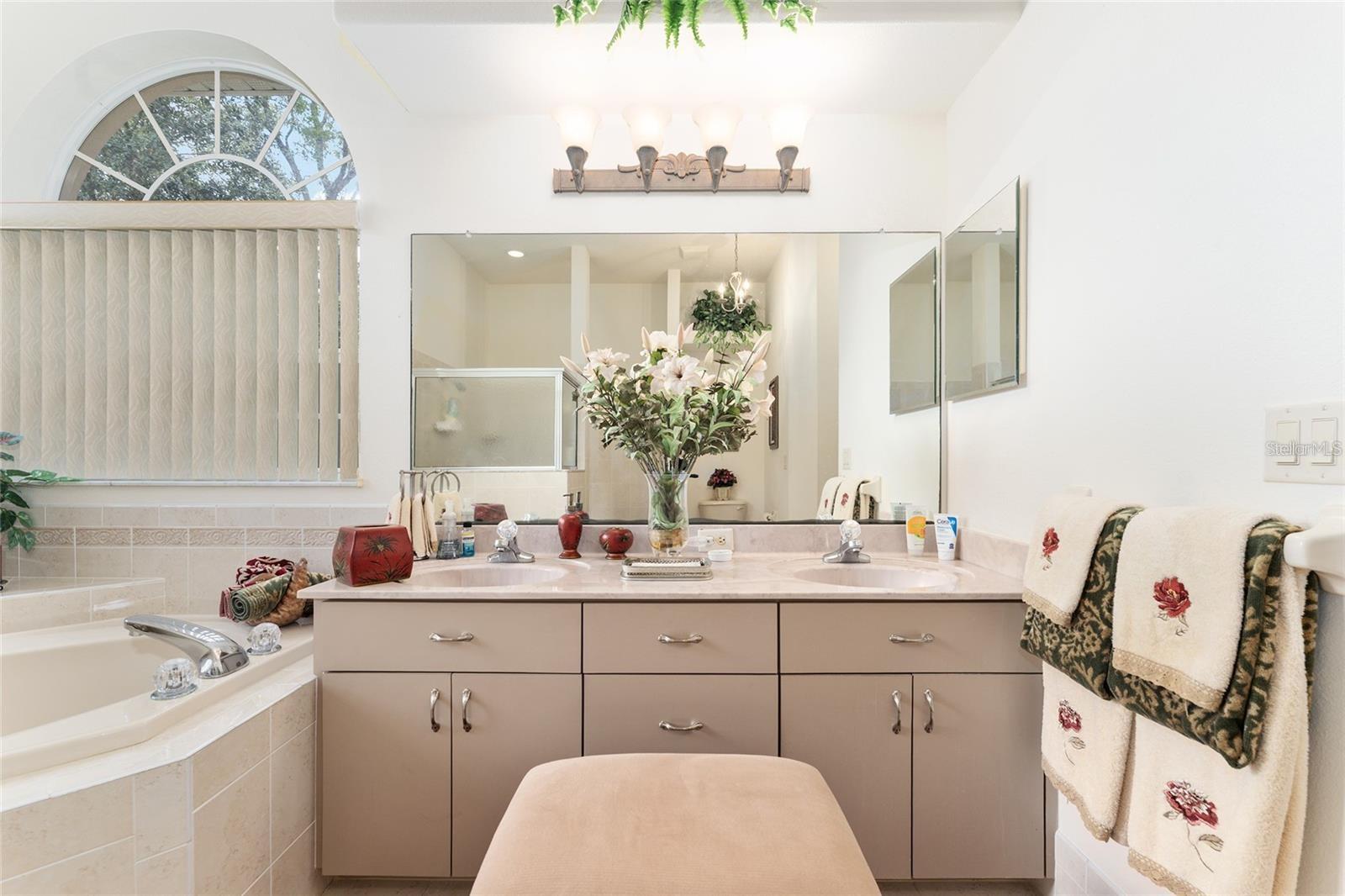 Image 49 of 89 For 147 Corkwood Boulevard