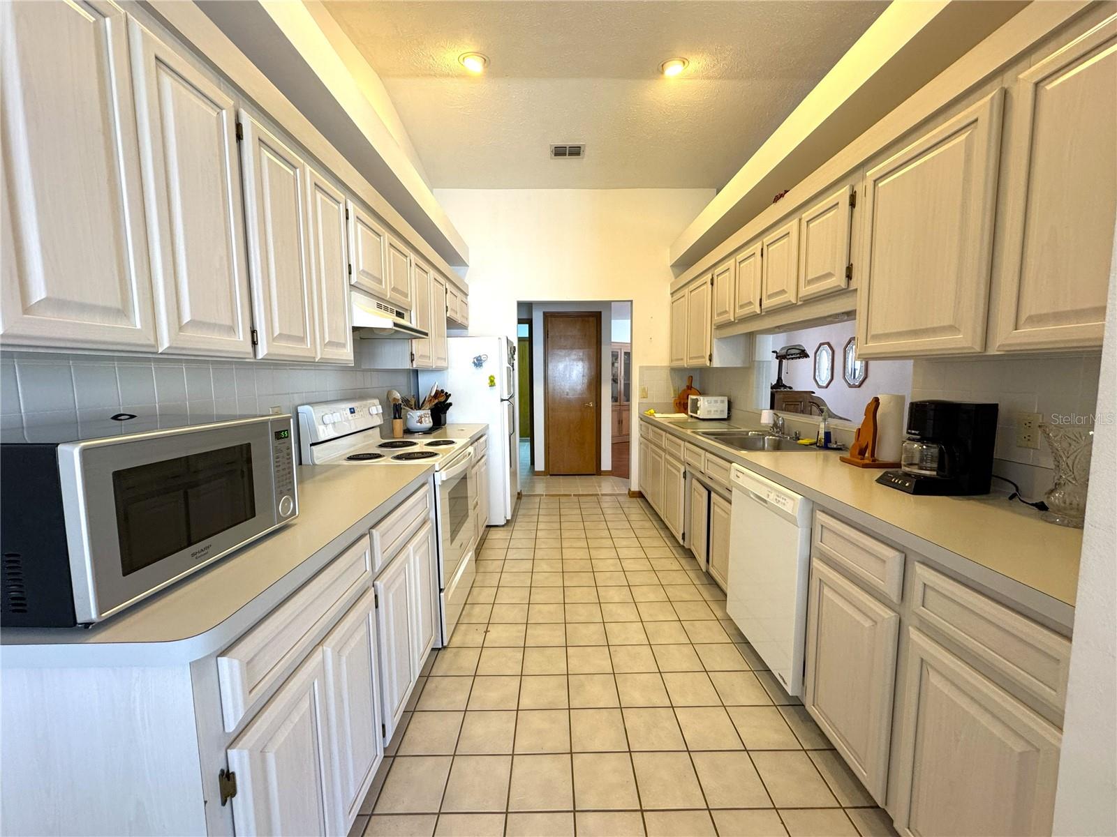 Image 7 of 19 For 824 Old Floral City Street