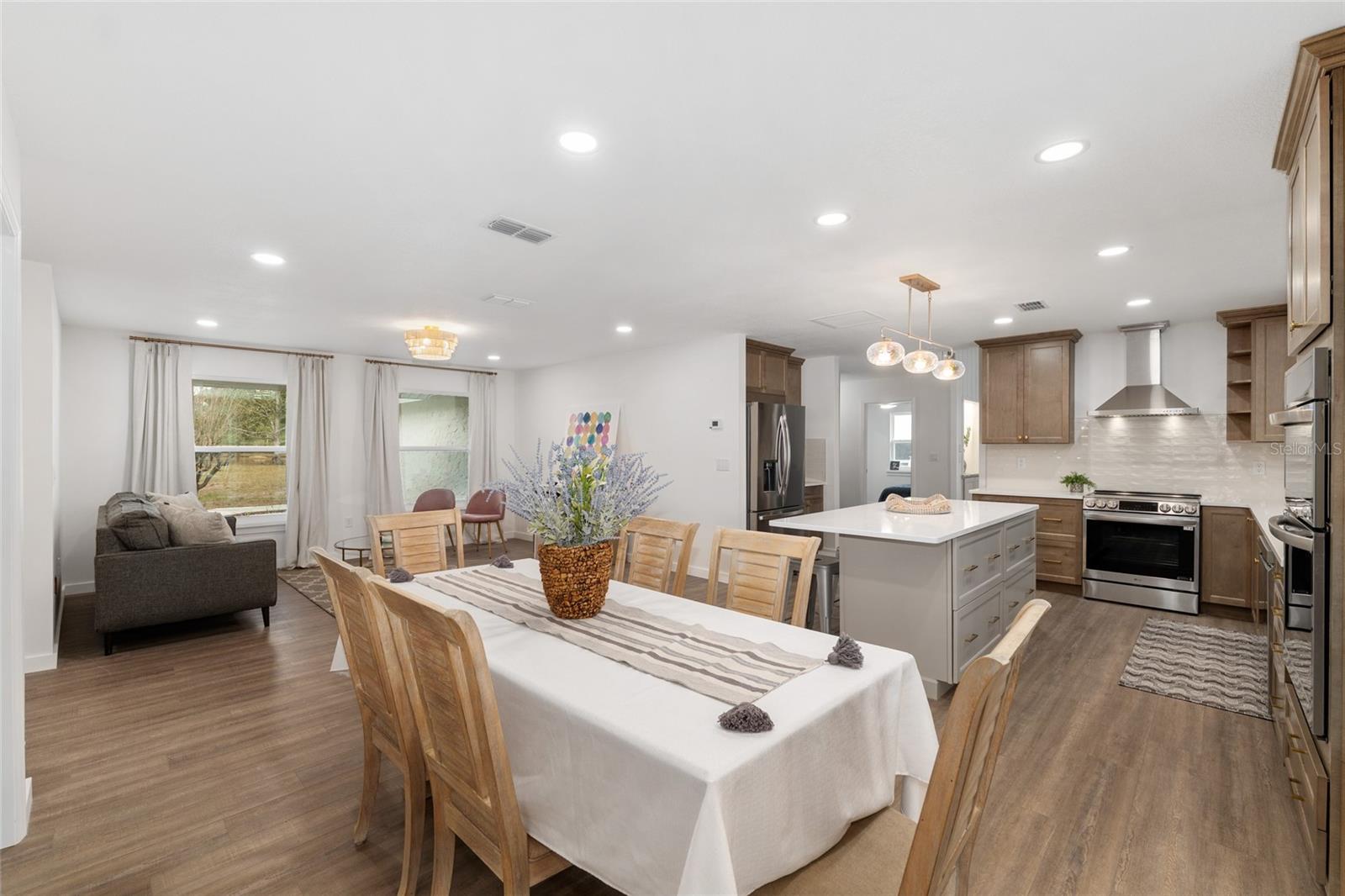 Image 17 of 93 For 4960 17th Street