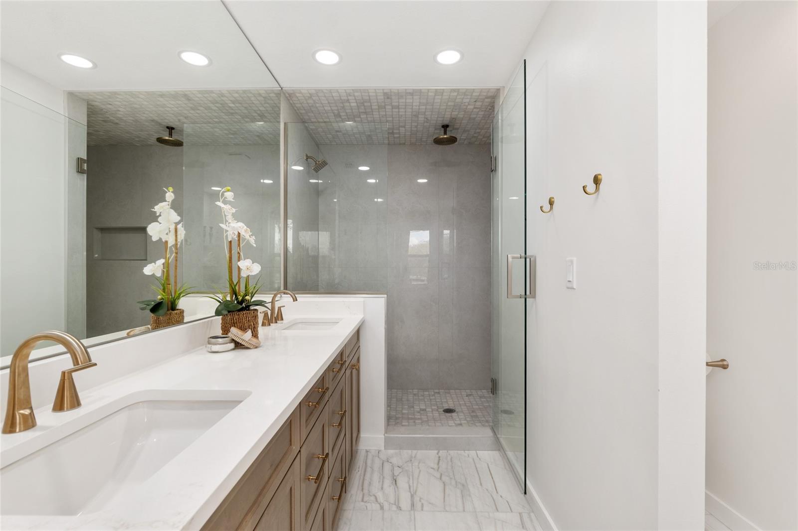 Image 39 of 93 For 4960 17th Street