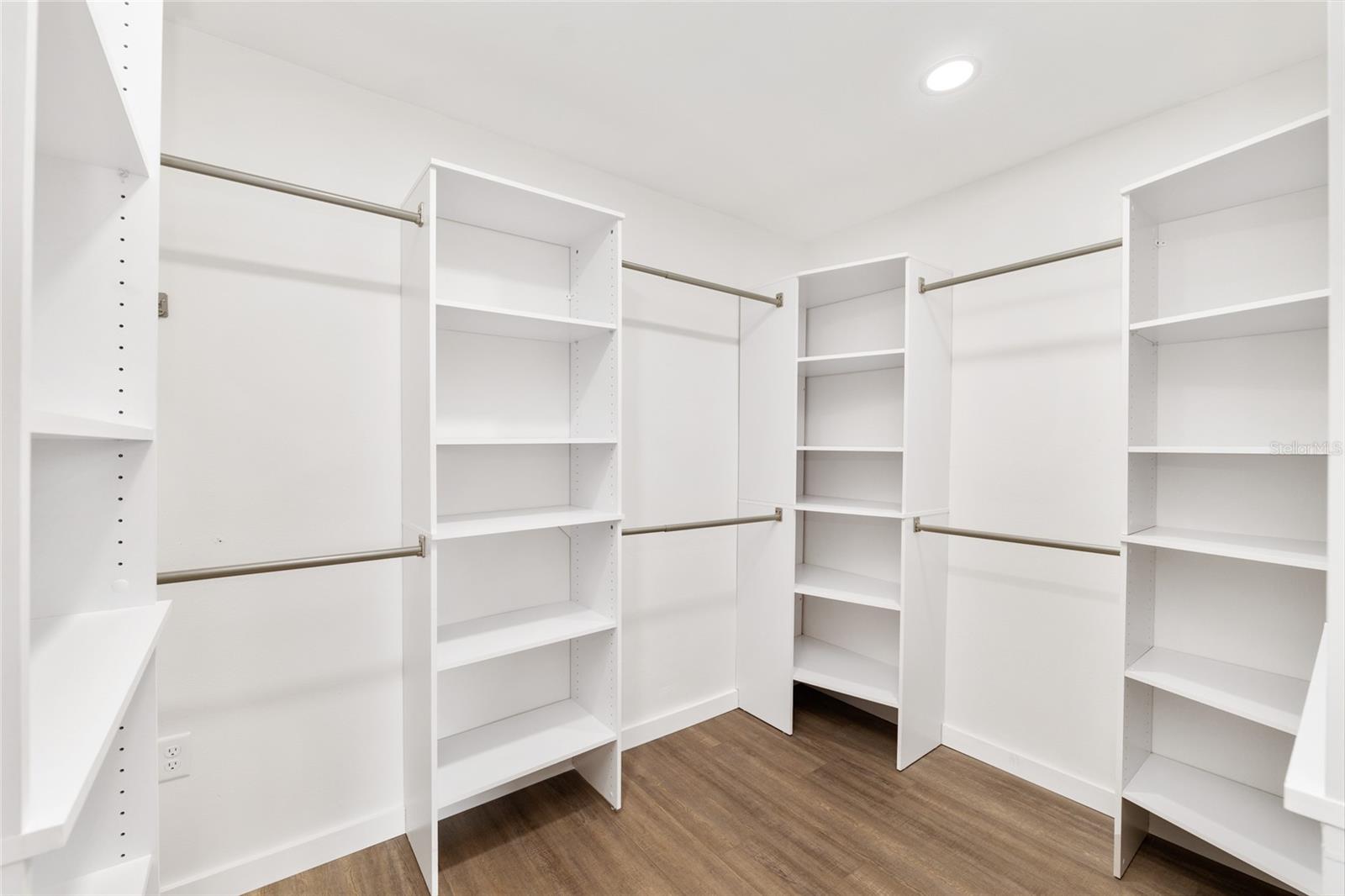 Image 43 of 93 For 4960 17th Street