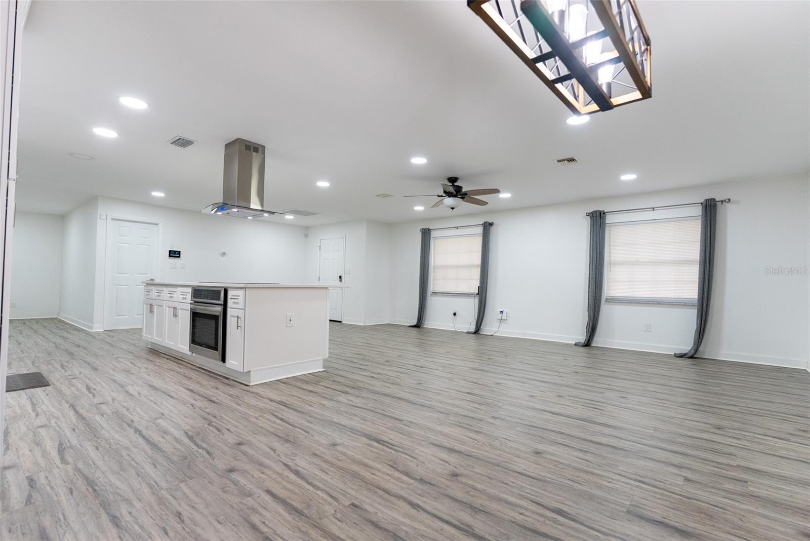 Image 16 of 82 For 411 36th Place