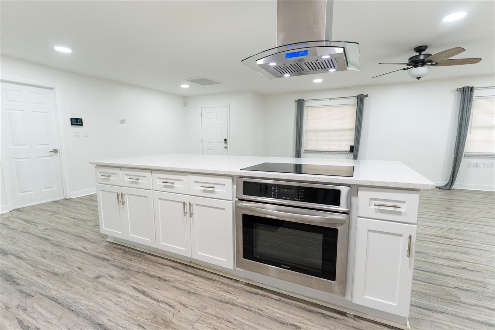 Image 18 of 82 For 411 36th Place