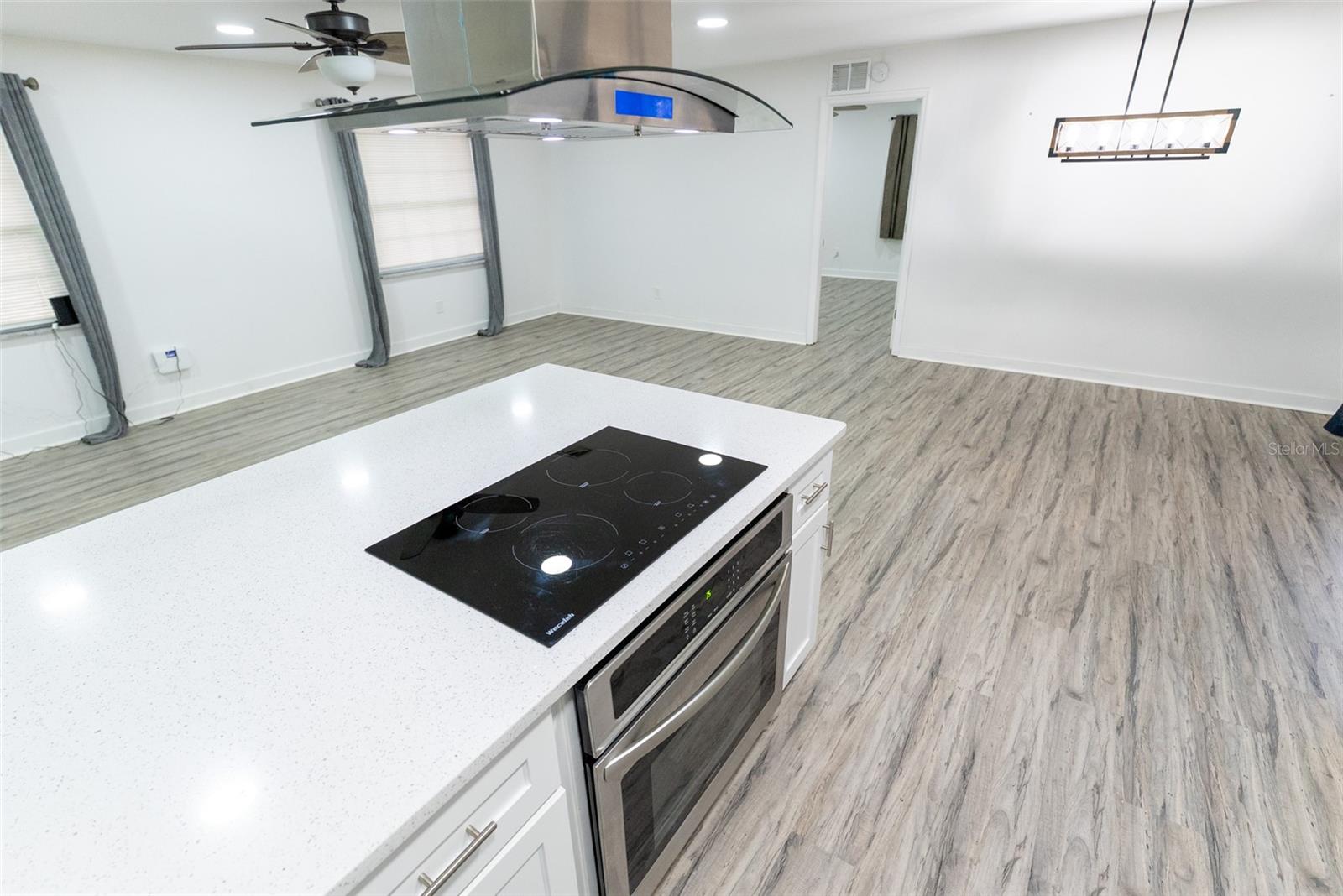 Image 22 of 82 For 411 36th Place