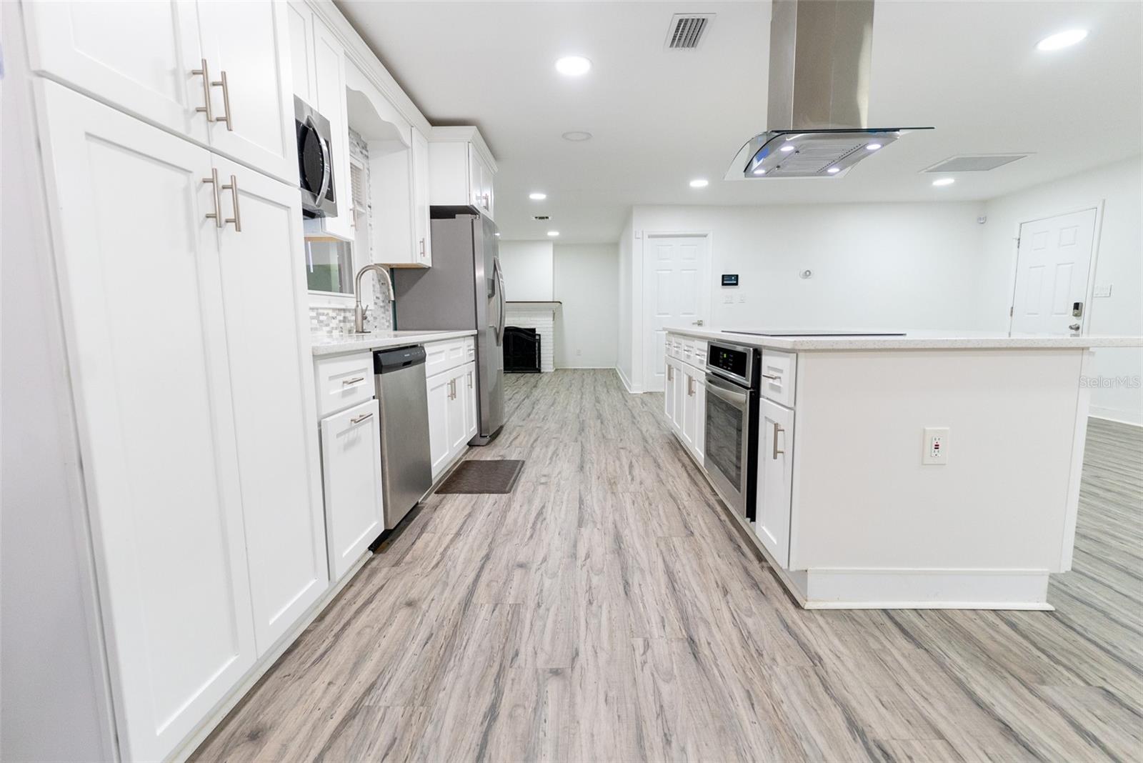 Image 24 of 82 For 411 36th Place