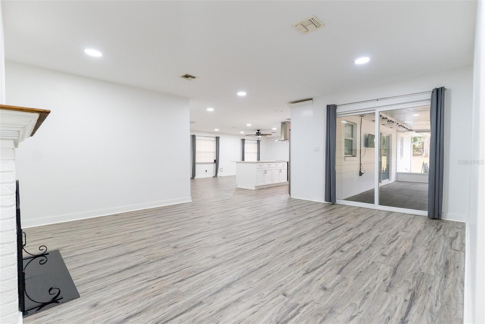 Image 28 of 82 For 411 36th Place