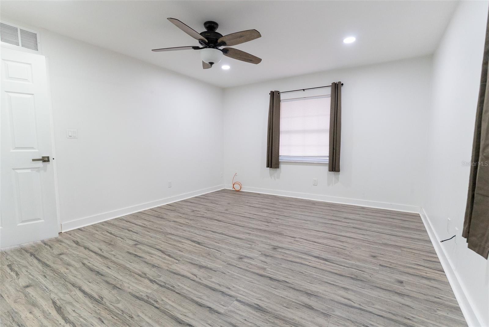 Image 36 of 82 For 411 36th Place