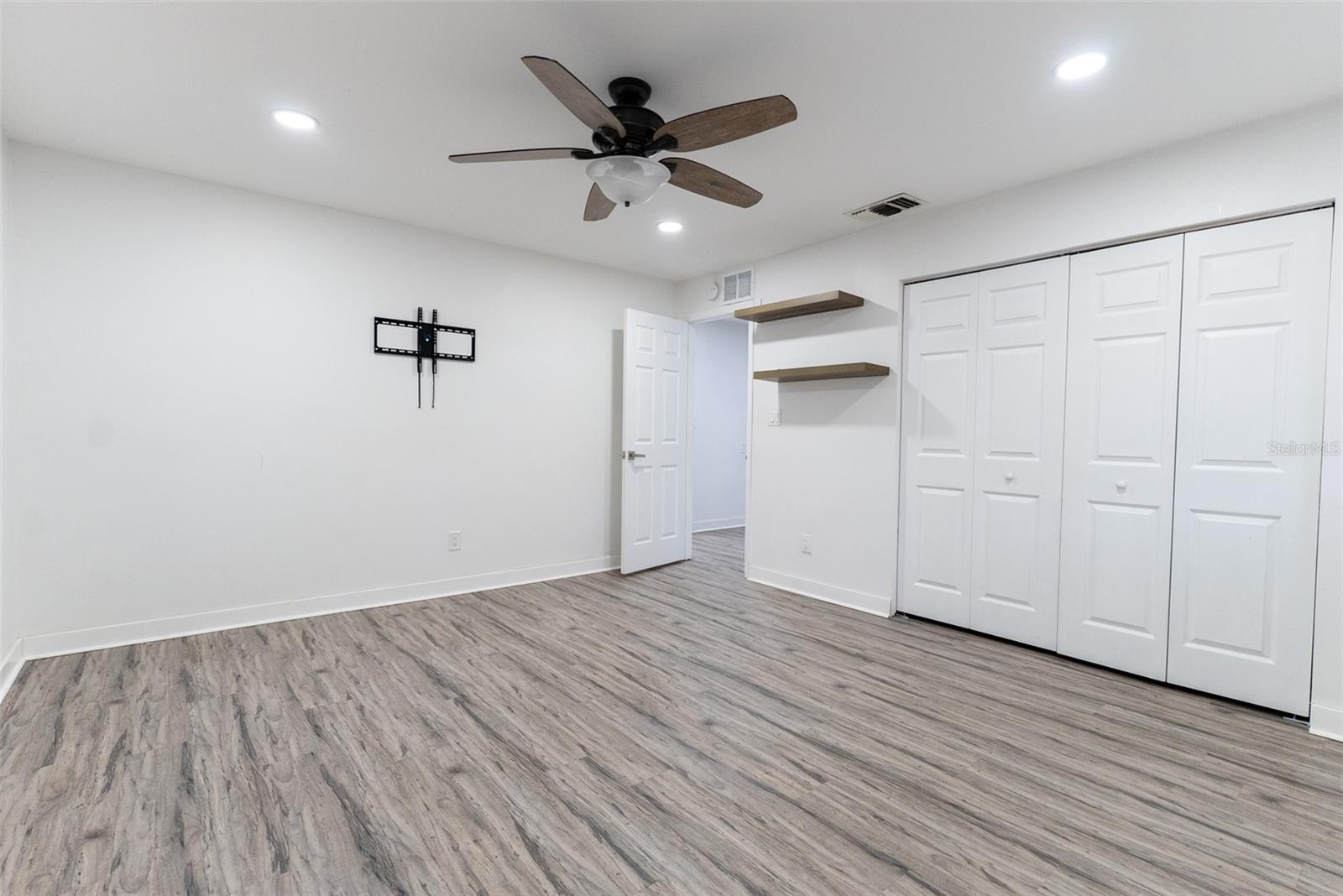 Image 48 of 82 For 411 36th Place