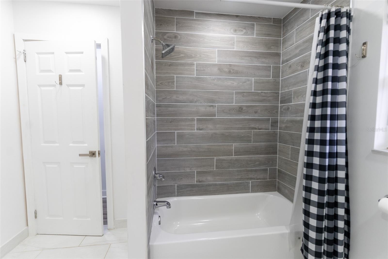 Image 56 of 82 For 411 36th Place