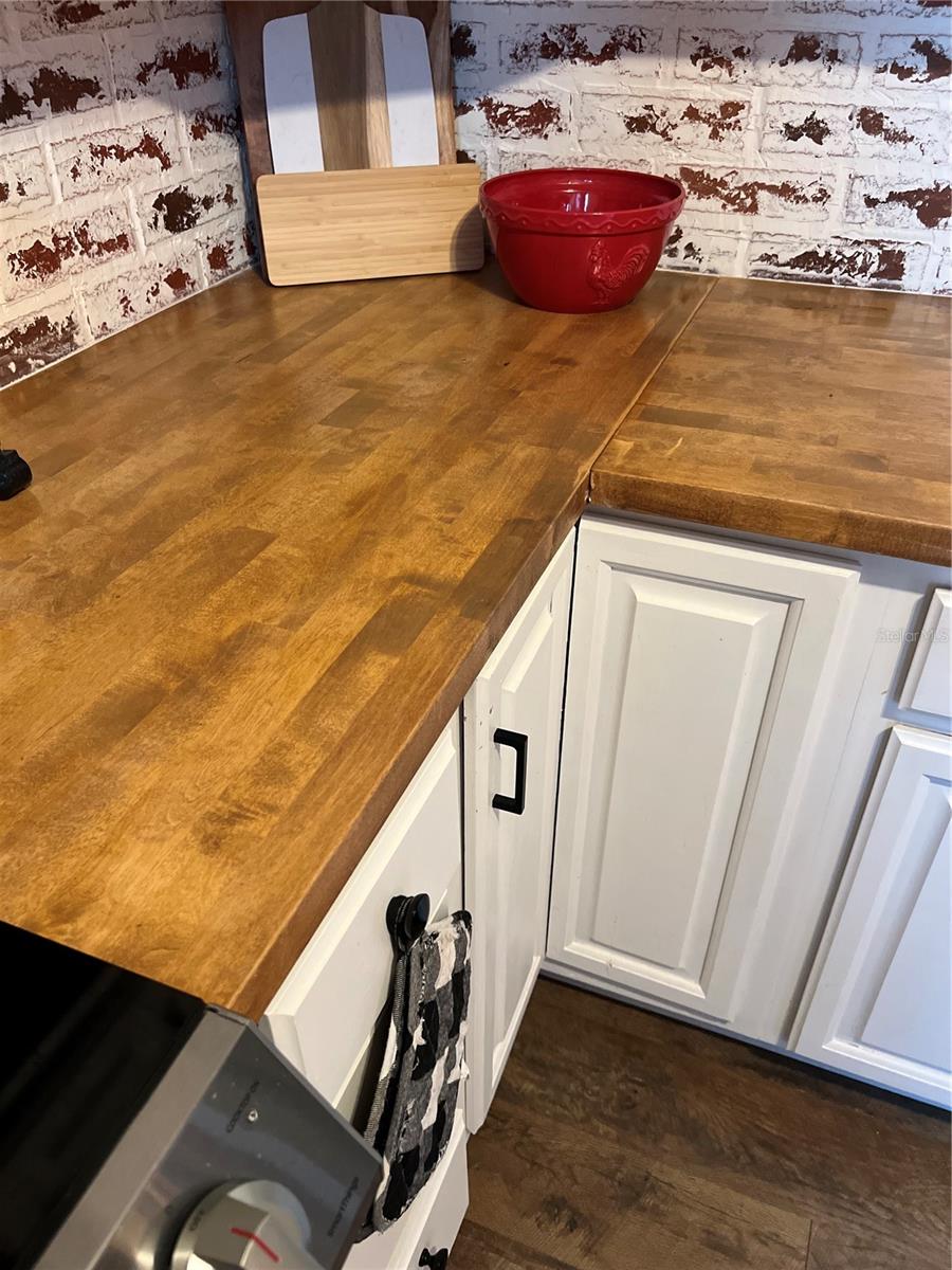 Image 17 of 100 For 5561 5th Place