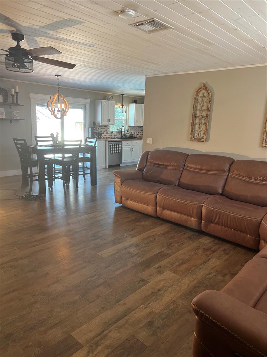 Image 3 of 100 For 5561 5th Place