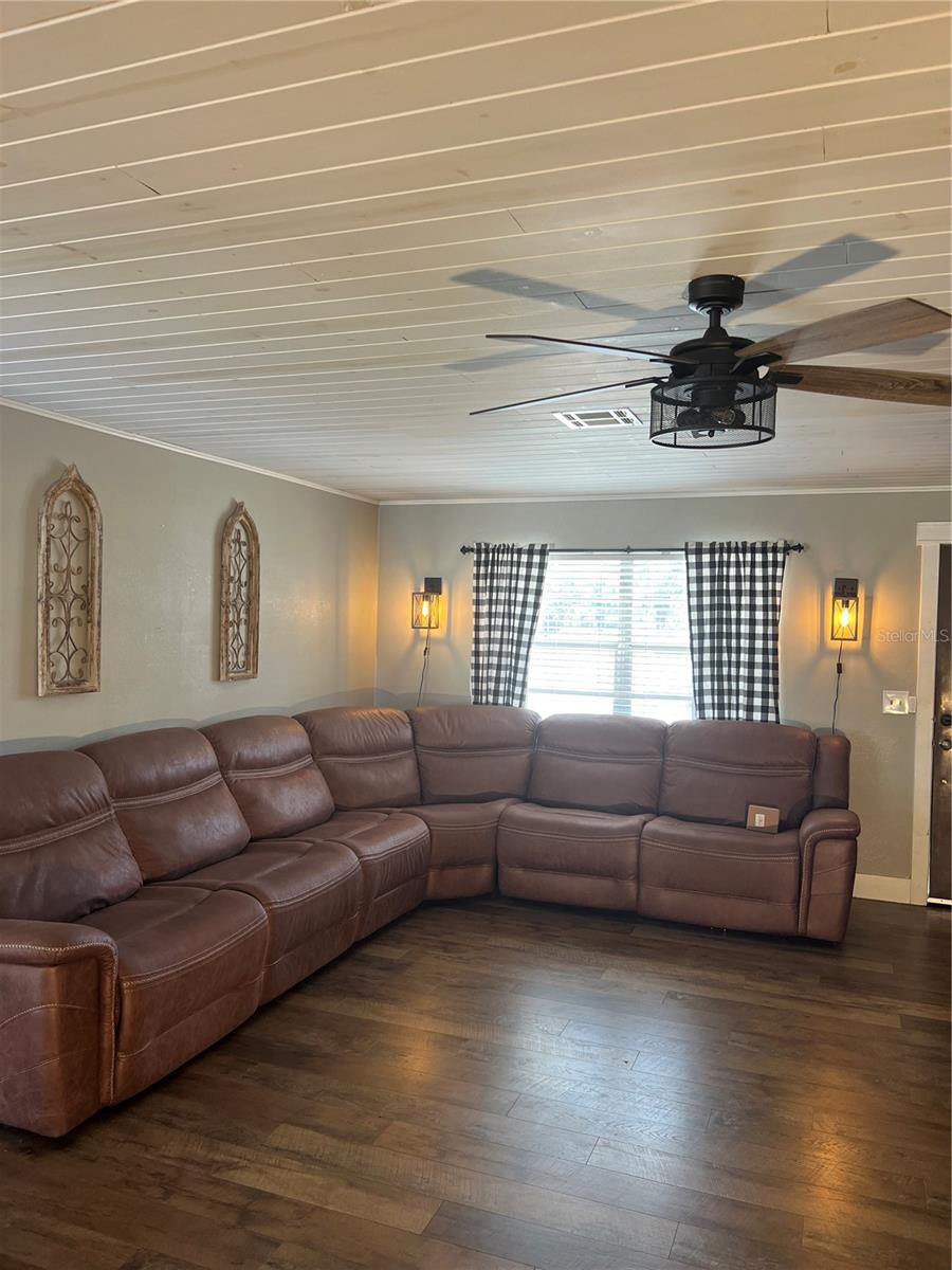 Image 5 of 100 For 5561 5th Place