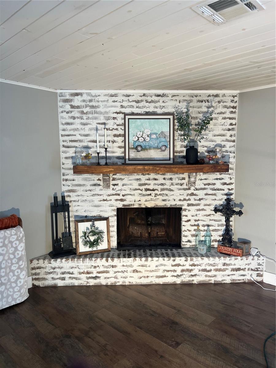 Image 6 of 100 For 5561 5th Place