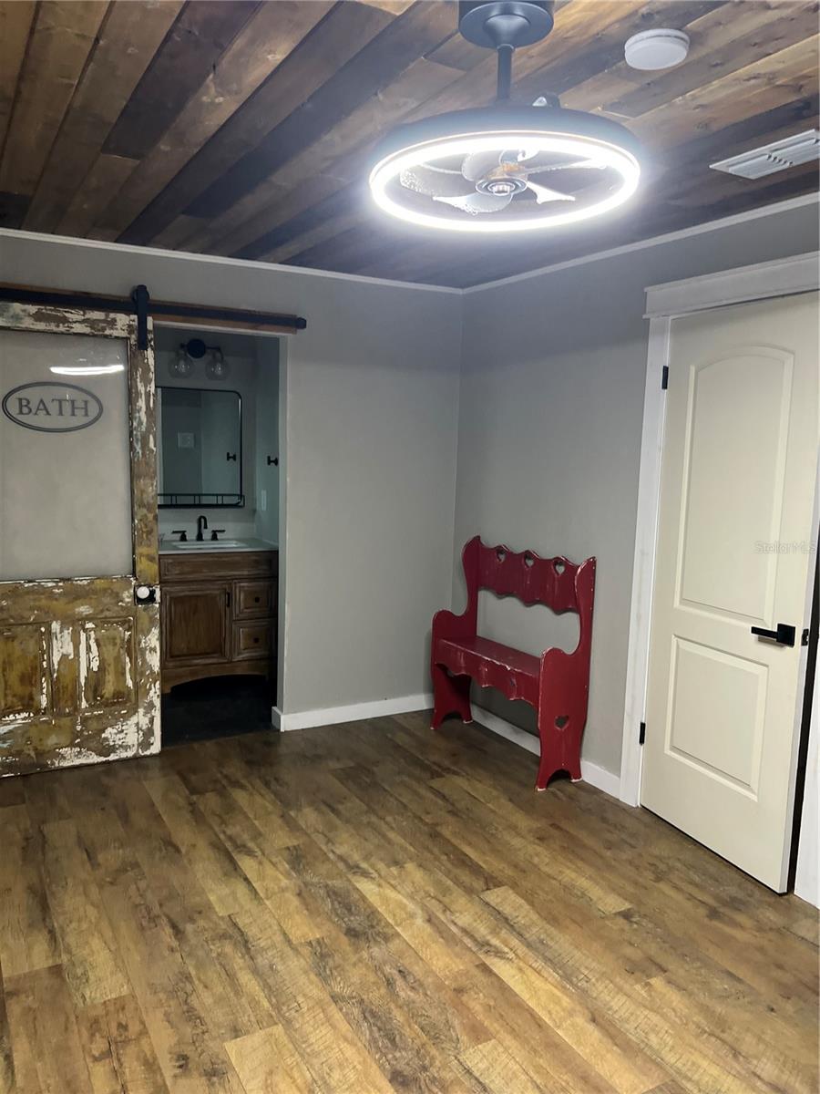 Image 61 of 100 For 5561 5th Place