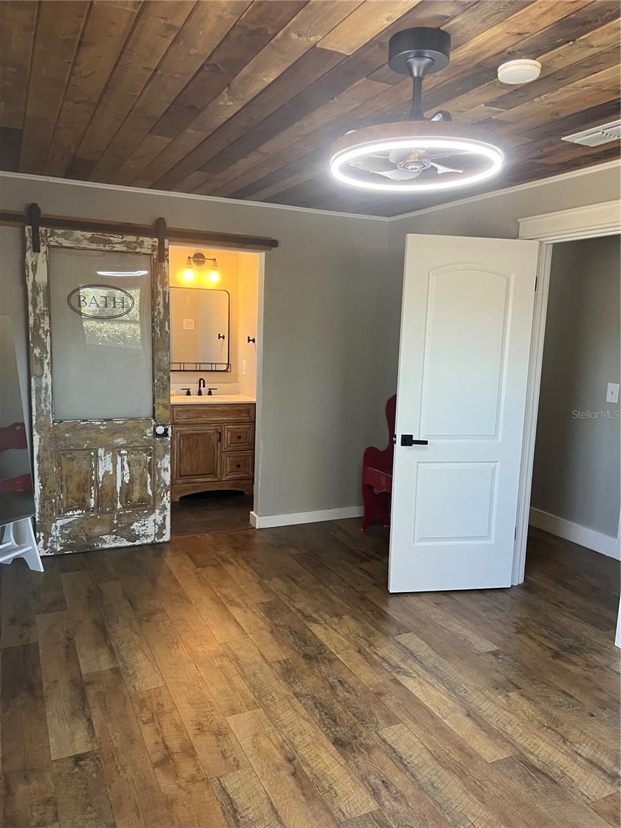 Image 63 of 100 For 5561 5th Place