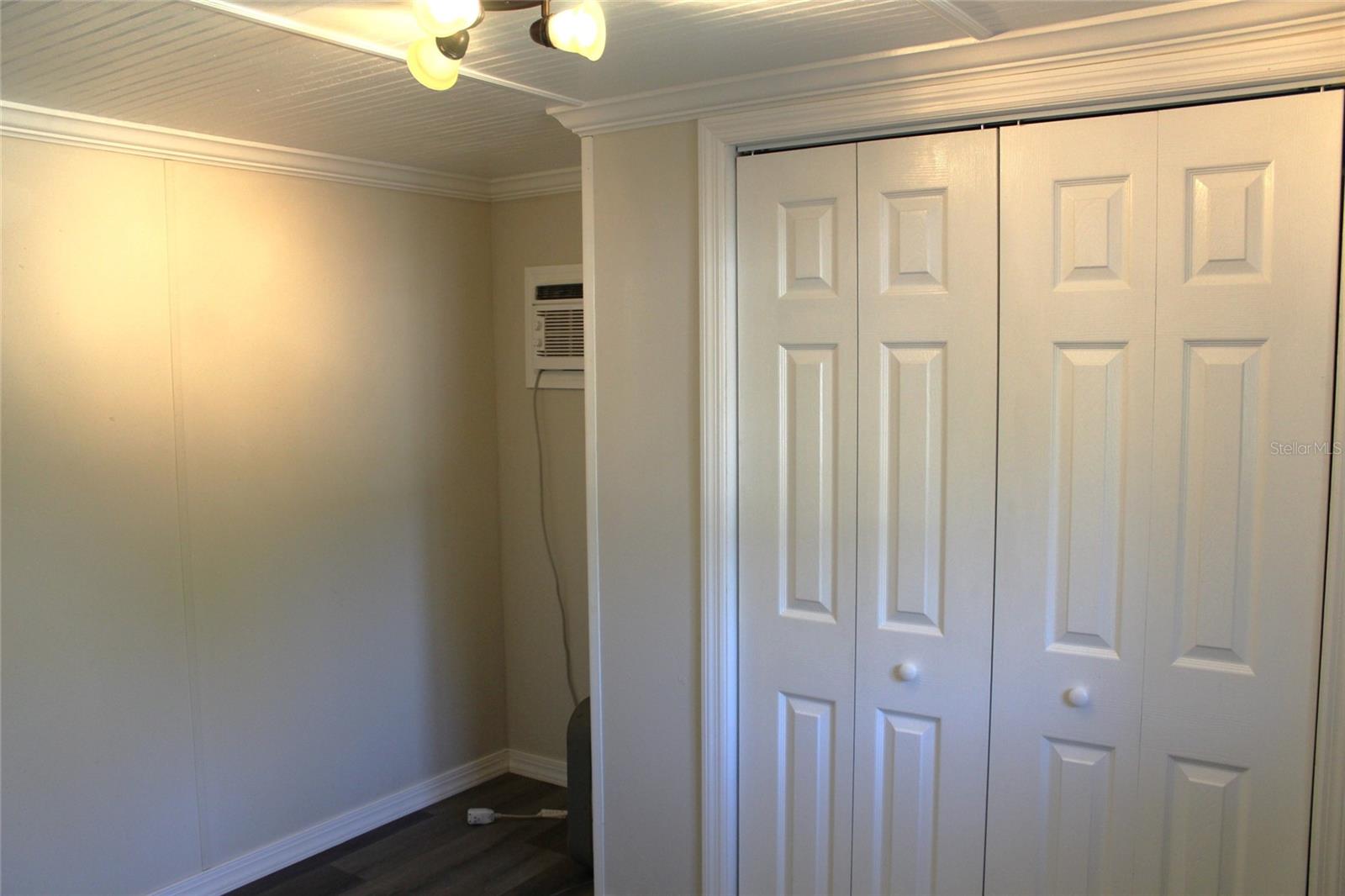 Image 23 of 30 For 18664 21st Place