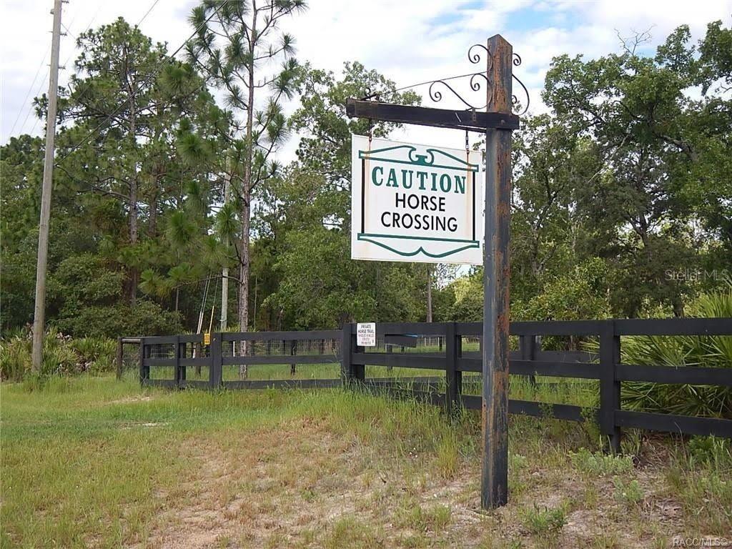 Image 16 of 37 For 4976 Yearling Drive