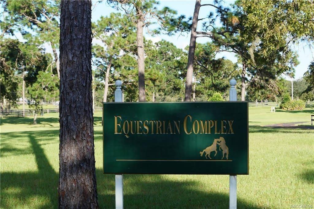 Image 17 of 37 For 4976 Yearling Drive