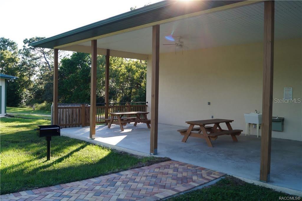 Image 28 of 37 For 4976 Yearling Drive